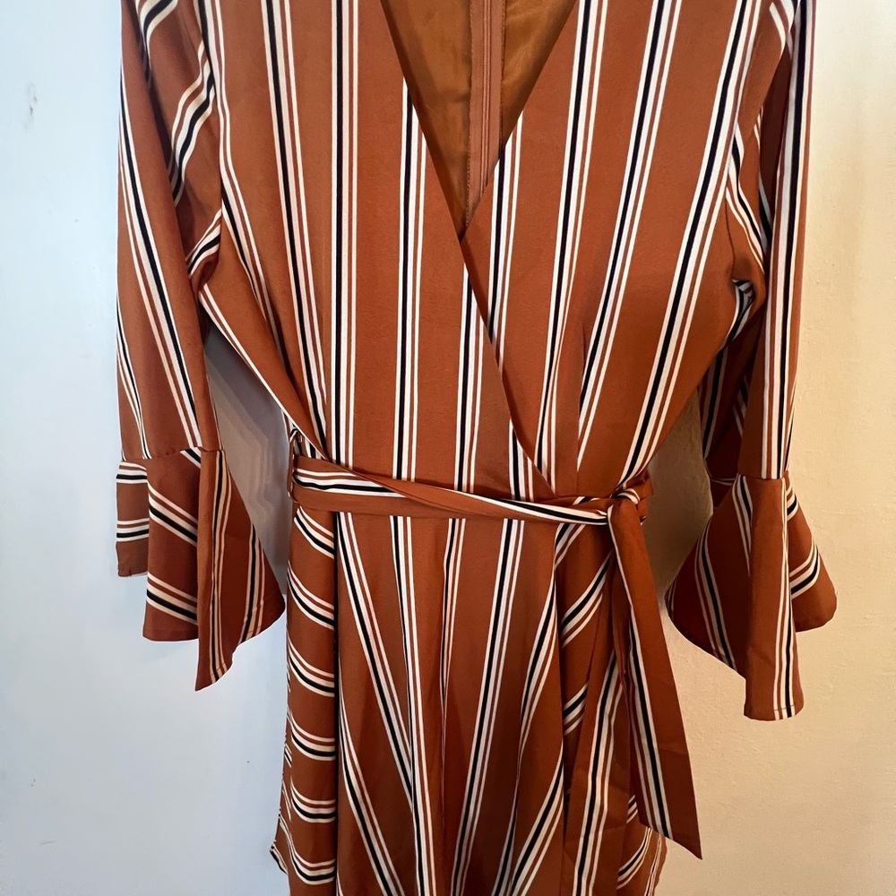 Mini dress, Striped dress with flared sleeves. size large junior.